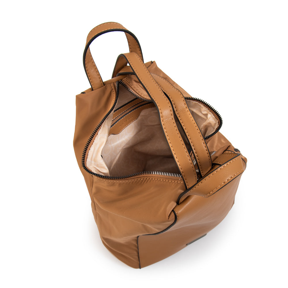 Mochila Cloe Beige Oscuro