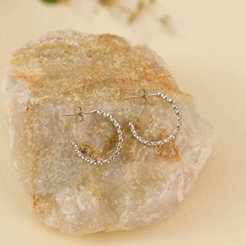 Aretes Argollas Con Perlas Pequeñas Plateado